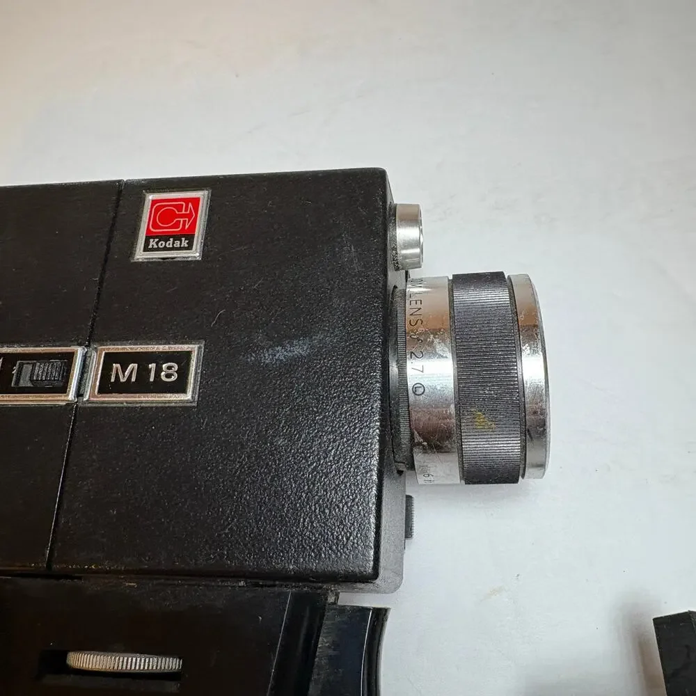 Vintage Kodak Instamatic M18 Super 8 Movie Camera & Movie Light Untested